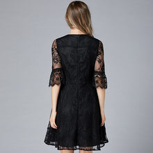 Load image into Gallery viewer, Round neck slim lace dress